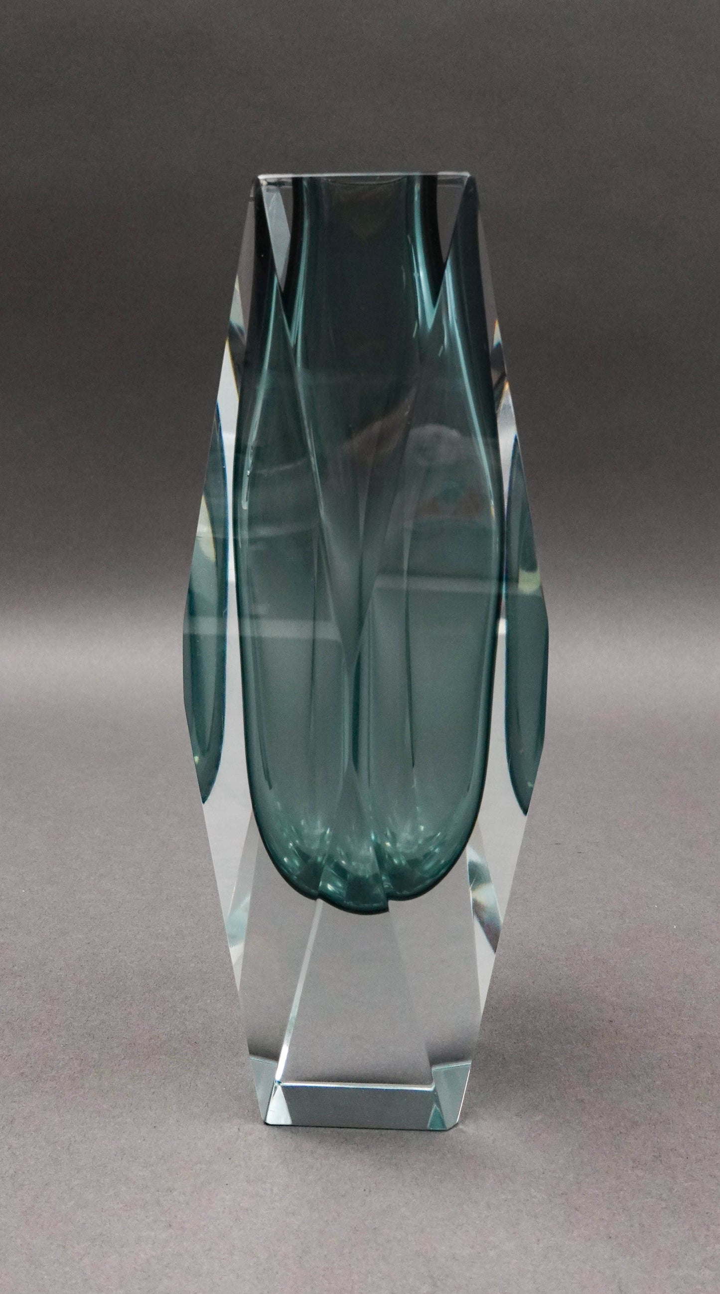 Mandruzzato Murano Mid Century Faceted Smoke Gray Sommerso Art Glass Vase 8"