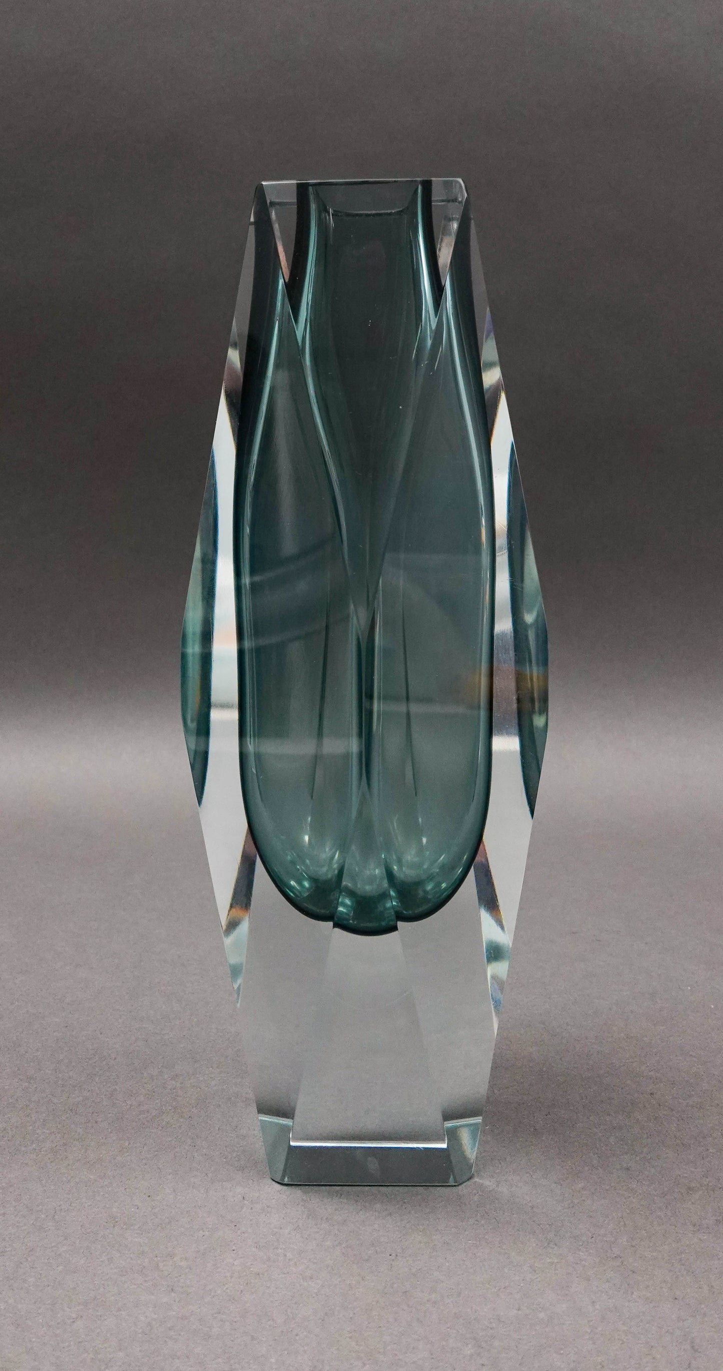 Mandruzzato Murano Mid Century Faceted Smoke Gray Sommerso Art Glass Vase 8"