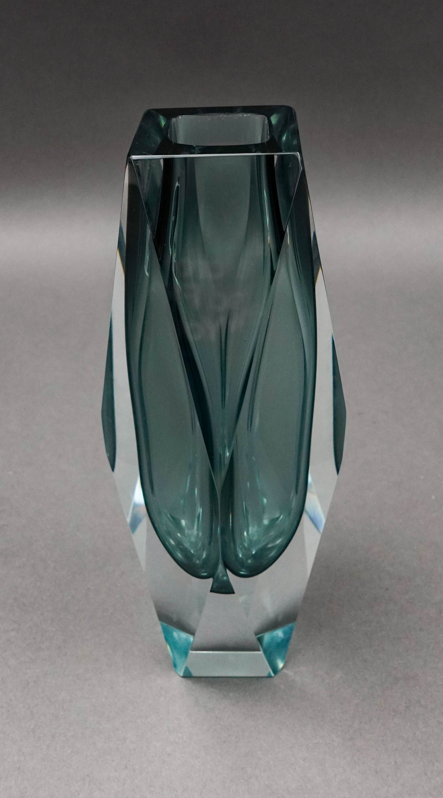 Mandruzzato Murano Mid Century Faceted Smoke Gray Sommerso Art Glass Vase 8"