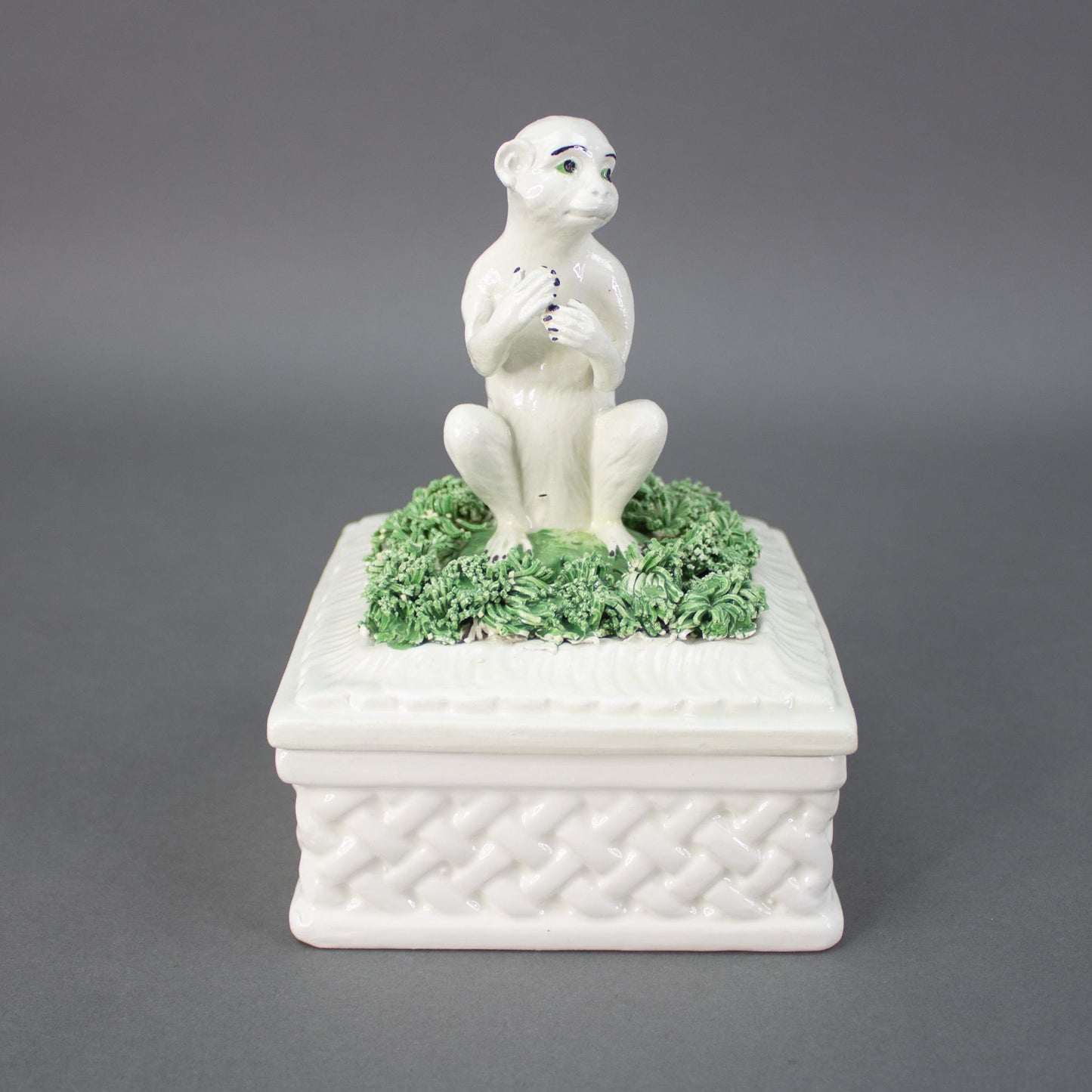 Italian White Monkey Glazed Majolica Ceramic Jewelry Trinket Box 11731-A Italy