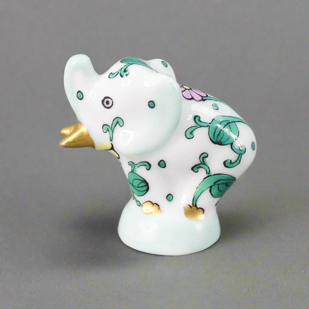 Herend Figurine Miniature Elephant Siang Blanc SBC Collection White Dynasty